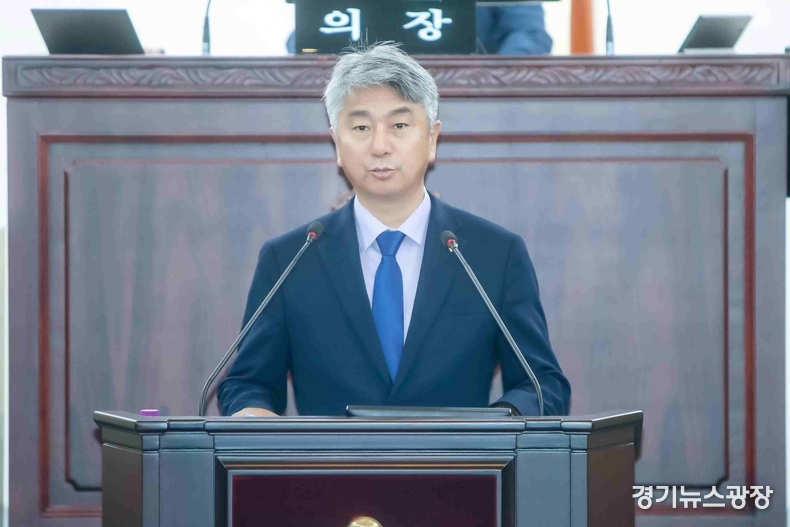 5분 발언하는 장철규 기획행정위원회 위원장.