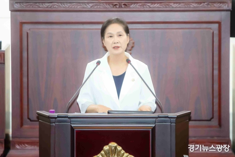제235회 임시회 2차 본회의에서 5분 발언하고 있는 김미영 의원,