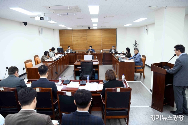 문화복지위원회 문화교육국 행정사무감사 전경.