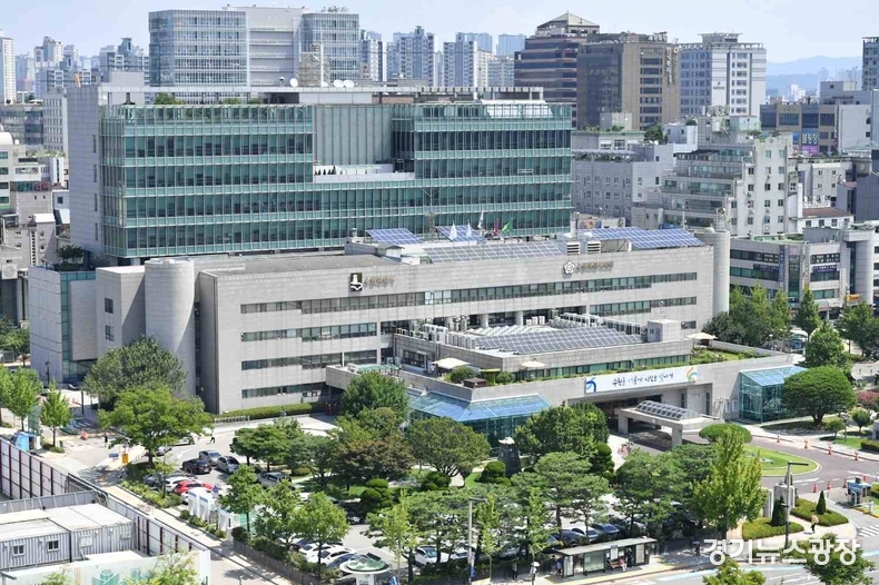 수원시청사 전경.