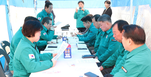 경기도의회는 지난 14일 공군 전투기 오폭 사고가 발생한 포천시 이동면 노곡리 현장을 방문해 피해 주민을 격려하고 일상 회복에 최선을 다할 것을 다짐했다..