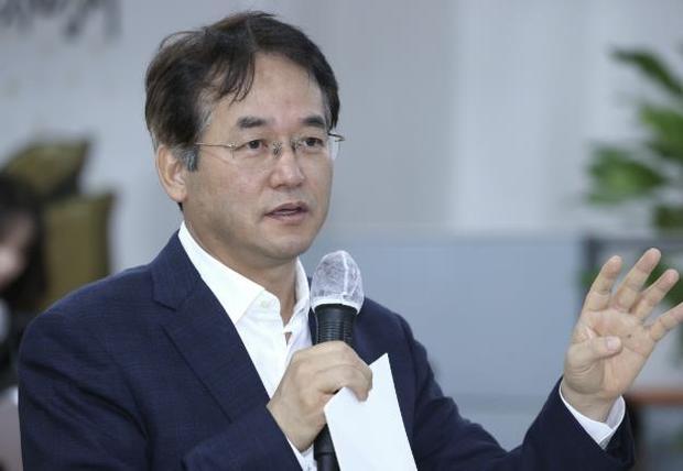 이동환 고양특례시장은 19일부터 22일까지 대만에서 열리는 ‘2025 가오슝 스마트시티 서밋’에 참석해 고양시가 추진하는 스마트시티, 자원순환 정책을 소개하고, 가오슝시와 협력 관계로 발전하기 위한 협약을 체결한다.