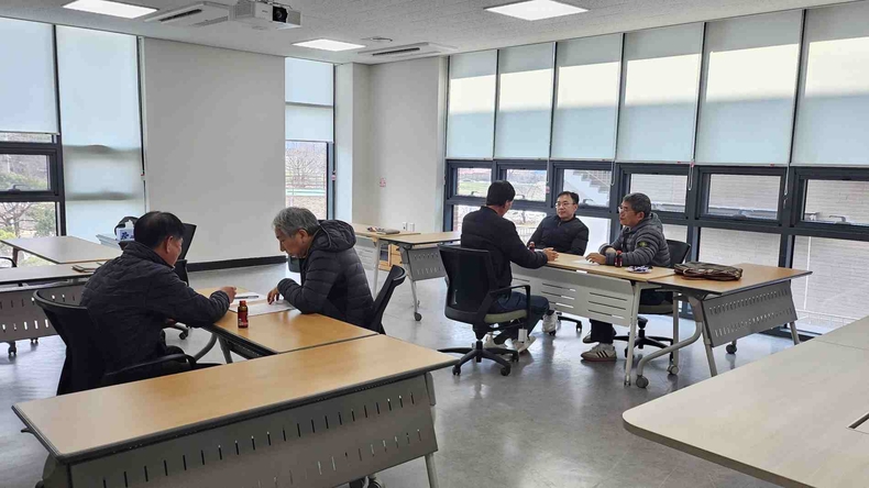 안성시는 시민들의 행정 고충을 직접 듣고 해결하기 위해 매월 세 번째 화요일마다 읍면동을 순회하는‘찾아가는 시민옴부즈만’을 운영하고 있다.