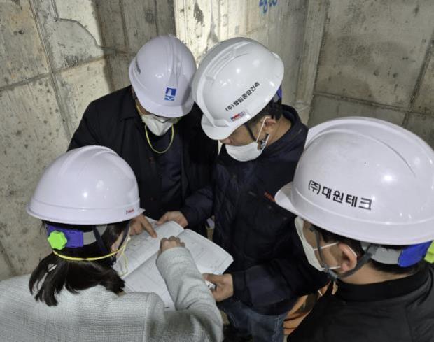 수원시는 해빙기를 맞아 지난 4일부터 20일까지 주요 대형 건설사업장을 대상으로 특별 안전점검을 했다.