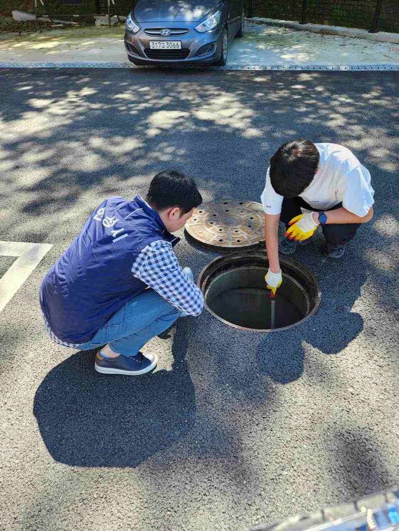 안성시는 봄철 이용객이 급증하는 다중이용시설의 환경오염을 사전에 방지하기 위해 4월 한 달간 관내 골프장 및 고속도로 휴게소에 설치된 개인하수처리시설 16개소에 대해 특별점검을 실시한다.