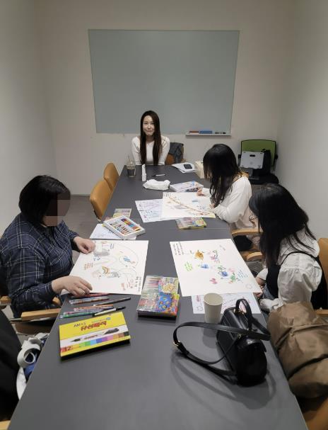 성남시는 외로움이나 우울감 등을 겪는 1인 가구의 심리·정서 상담을 지원하기 위해 5곳의 전문상담센터를 공모로 선정해 4월1일부터 운영한다.<br>
