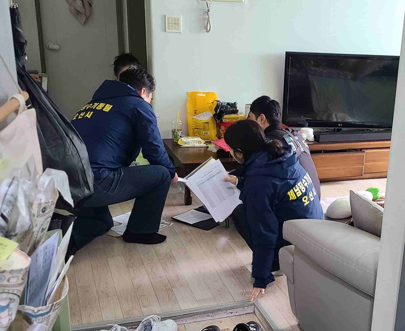 오산시는고액 지방세 체납자를 대상으로 경기도 365체납관리단과 합동 가택수색 및 동산 압류를 실시하고 있다.