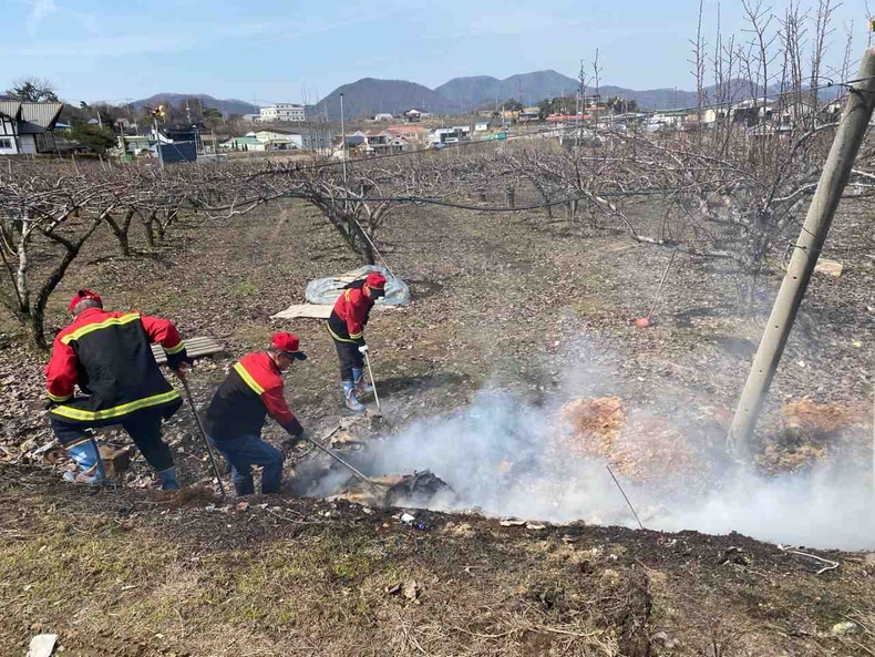 봄철 대형 산불 위험이 커지면서 안성시가 산림 인접지역에서의 불법 소각행위에 대해 강력한 단속에 나섰다.