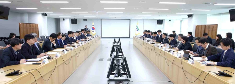경기도는‘언제·어디나 돌봄·의료’,‘경제살리Go프로젝트’ 등 도민체감 사업을 추가한 2025년 책임계약을 19개 도 산하 공공기관과 체결했다.