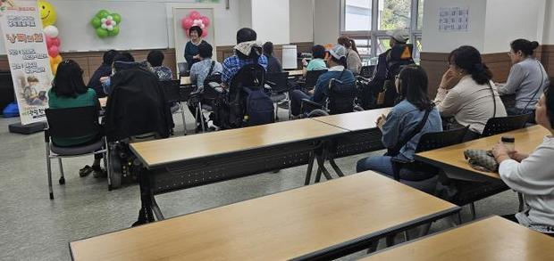 여주시는 중증장애인을 위한 정서 및 언어능력 향상 프로그램인 ‘낭독의 힘’을 4월23일부터 11월27일까지 매주 수요일, 총 24회에 걸쳐 운영한다.