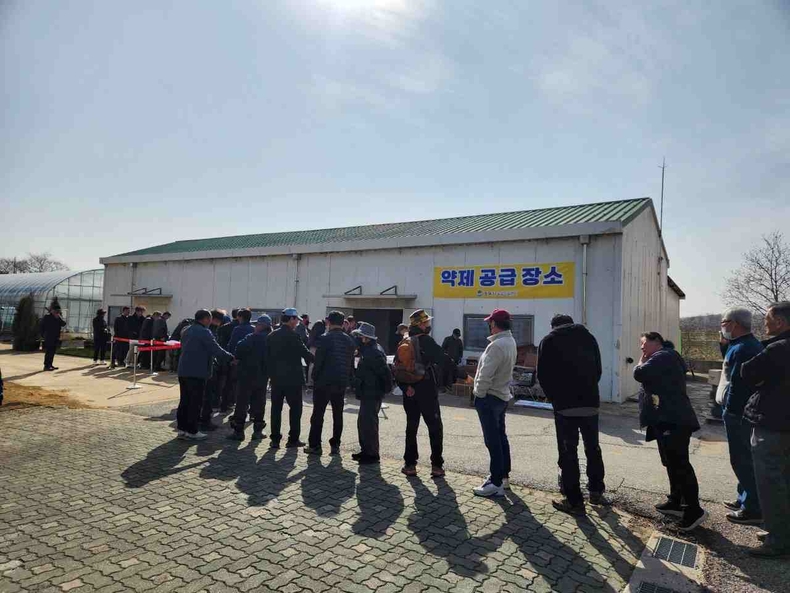 평택시는 돌발 해충과 토마토뿔나방 방제를 위해 오는 30일부터 5월 2일까지 3일간 사전신청자 379명을 대상으로 농업기술센터에서 방제약제를 공급한다.