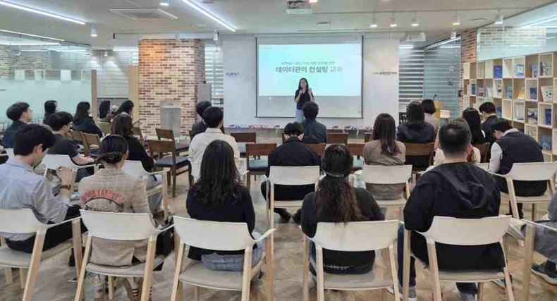 화성특례시가 ‘상상이 현실이 되는 AI 스마트 특례시’라는 비전을 목표로 행정의 AI 전환을 본격 추진한다.