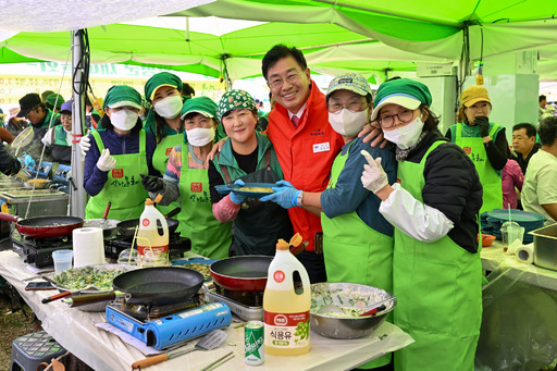 양평군은 지난 25일부터 27일까지 개최된 용문산 산나물축제와 26일부터 27일까지 개최된 용문면 산나물축제에서 약 20만개의 다회용기를 사용해 ‘친환경 축제’의 모범을 성공적으로 실현했다.