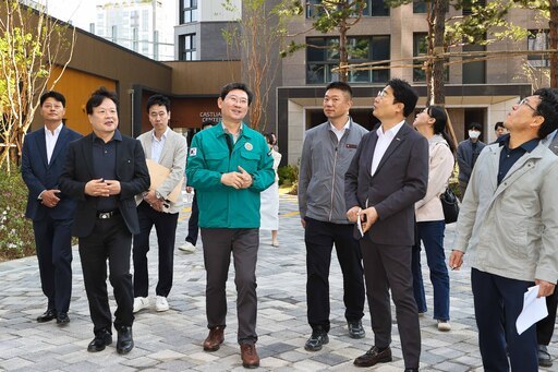 용인시가 기흥구 보정동 266-4번지 ‘수지구청역 롯데캐슬 하이브엘 공동주택단지의 품질 점검을 했다.
