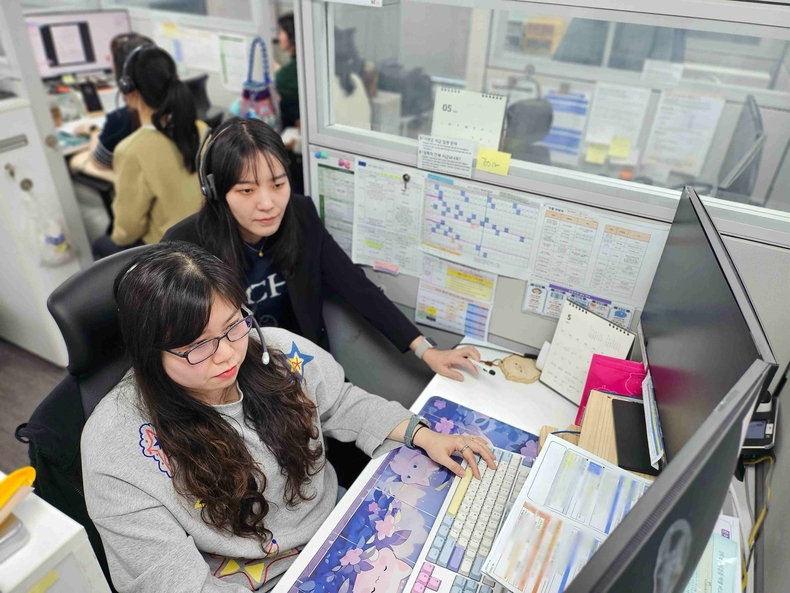 경기도일자리재단이 ‘청년 노동자 지원사업’ 담당 직원들과 콜센터 전문 상담사가 함께 참여하는 ‘콜센터 상담 동석 체험 프로그램’을 운영했다.