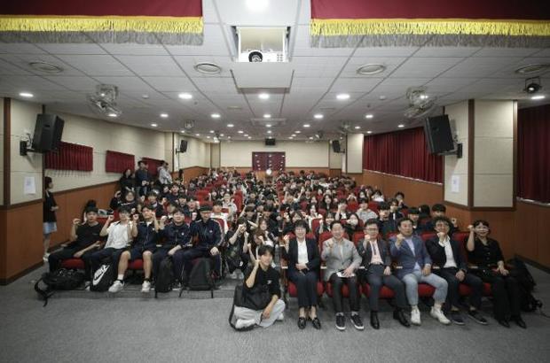 남양주시가 도농고등학교에서 재학생 130명을 대상으로 ‘꿈과 희망을 공유하는 시간’이라는 주제로 진로 특강을 진행했다.