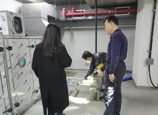 성남시가 수정·중원지역 원도심에서 발생하는 하수도 악취 관리를 위해 오는 10월 말까지 개인하수처리시설이 설치된 416곳에 대한 점검을 벌인다.