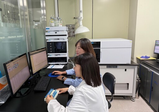 용인시가 영국 식품환경연구청(FERA)이 주관하는 ‘2025년 국제 식품 분석 숙련도 시험(이하 FAPAS)’에서 8년 연속 ‘만족’ 판정을 받으며, 농산물 잔류 농약 분석 기술력을 인정받았다.