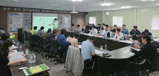 용인시는 GTX-A 노선 구성역 5번 출구의 6월 말 개통을 앞두고, 시민들의 안전과 편의를 확보하기 위해 20일 국토교통부와 함께 현장점검을 실시했다.