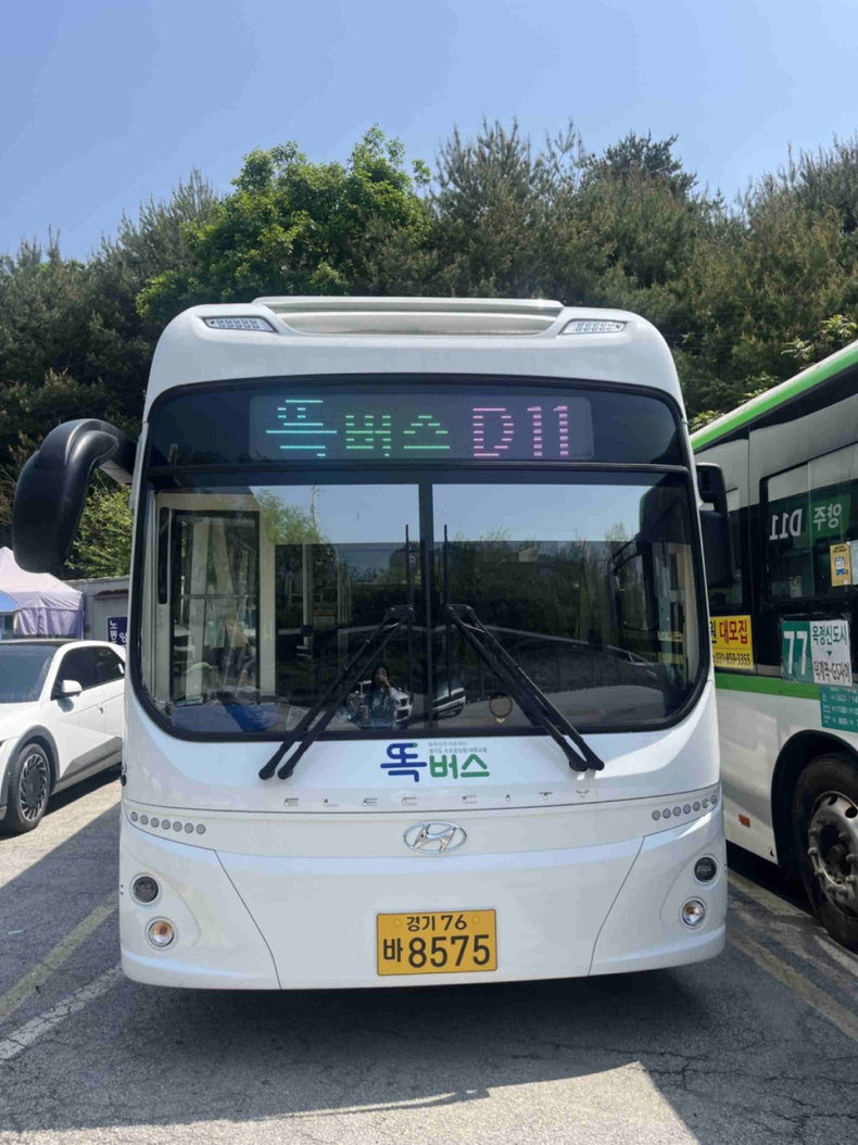 경기교통공사가 양주시 옥정신도시와 삼숭동을 중심으로 운행해온 ‘양주 똑버스’를 회천신도시와 회암서지까지 운행구역을 확대해 운행중이다.