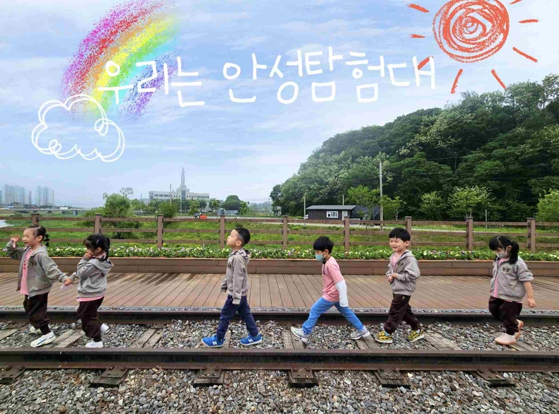 안성시는 관내 어린이집 및 유치원 유아(5~7세)를 대상으로 지역 문화시설을 직접 체험하며 안성의 역사와 문화를 배우는 프로그램 ‘안성 탐험대: 역사 속으로, 음악 속으로!’를 5월부터 시범 운영 중이다.