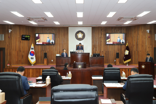 여주시의회가 제74회 제1차 정례회를 개회하고, 총 33일간의 공식 의정활동에 돌입했다.