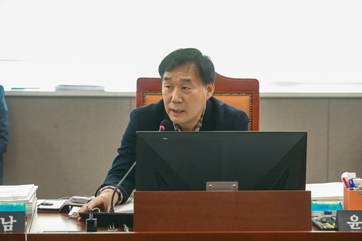 윤종영 경기도의원이 경기북부 농업 발전의 핵심 기반으로 추진 중인 '경기도농업기술원 북부 R&D센터' 설치 사업이 지연되고 있는 현실을 강하게 비판했다.