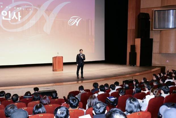 안산시는 반달섬(단원구 성곡동)에 소재한‘힐스테이트 시화호 라군인테라스 1차’에 용도변경 사용승인이 완료됐다.
