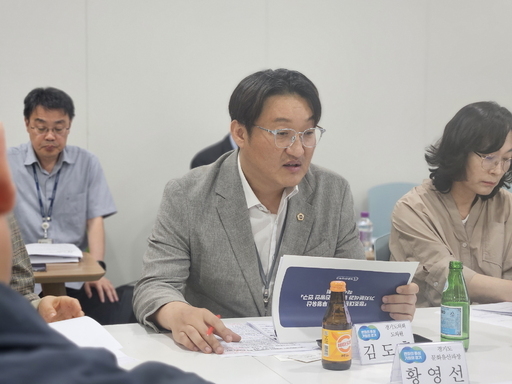 김도훈 경기도의원이 정조대왕능행차의 무형유산 등재를 위한 새로운 전략으로 '근현대 무형유산' 제도와의 연계를 제안하며, 제도적 전환과 전문가 네트워크 구축의 필요성을 강조했다.