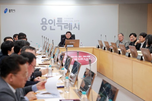 용인시가 조직 전반의 청렴도를 제고하고 공직기강을 확립하는 차원에서 주요 인·허가 업무와 시설물 유지보수 관련 연간단가계약 업무에 대한 감사 등 종합적인 점검에 착수했다.