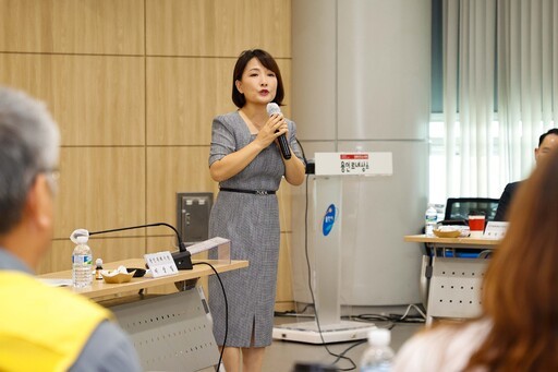 용인시가 시청 비전홀에서 ‘북한이탈주민 지원 유관기관 및 단체 소통간담회’를 개최했다.