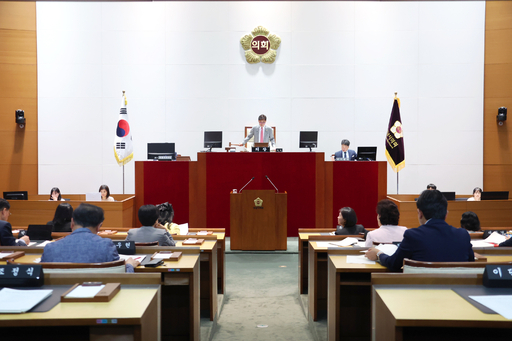 성남시의회가 제303회 제1차 정례회 제3차 본회의를 끝으로 15일간의 일정을 마무리했다.