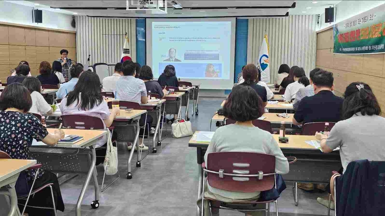 오산시지역사회보장협의체(이하 시협의체) 교육·문화분과는 오산시청 2층 물향기실에서 지역 사회복지 관계자 및 민·관 실무자 40여 명을 대상으로 ‘ESG와 사회공헌’을 주제로 한 교육을 진행했다.