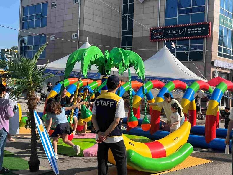 ‘제20회 한미 친선 한마음 축제’가 평택시 팽성읍 안정로 일원에서 2만2000여 명의 시민과 주한미군 가족들이 참여한 가운데 성황리에 개최됐다.