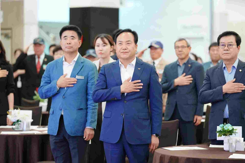 오산시가 오산 웨딩의 전당에서‘5전쟁 제75주년 기념식’을 가졌다.
