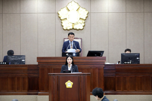 청량산 수원캠핑장(경북 봉화군) 조성 예산 21억7000만원을 둘러싼 수원시의회 내부 갈등이 폭발했다.