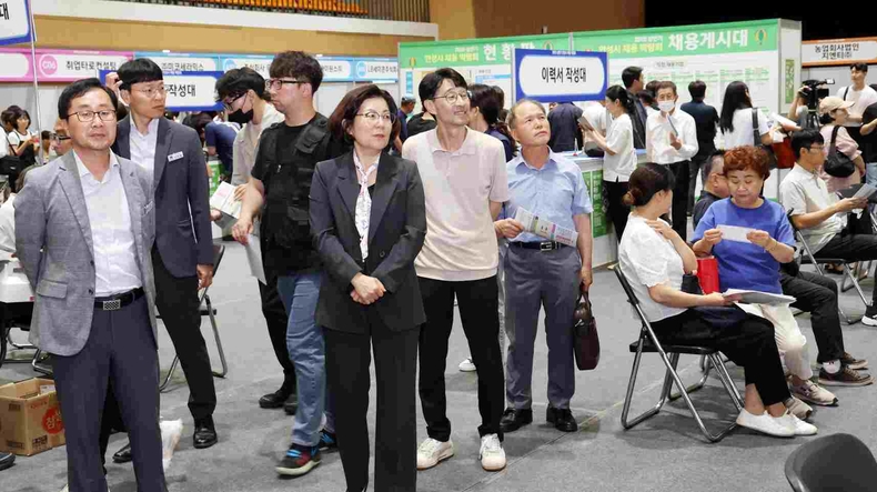 안성시가 한경국립대에서 개최한 ‘2025 상반기 안성시 채용박람회’를 성황리에 마무리했다.