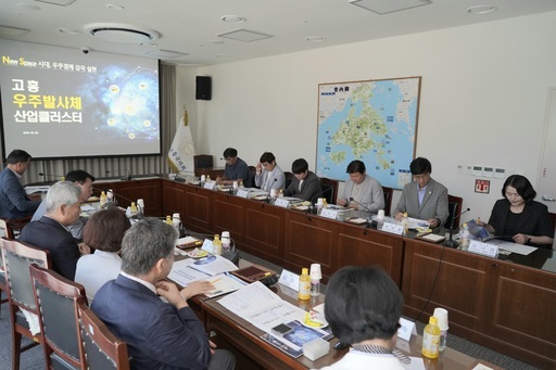 용인시의회 의원연구단체 ‘용인특례시 경제발전 연구회’는 지역경제 자립성 강화와 지속가능한 재정운용 전략 마련을 위해 전라남도 고흥군의회와 여수시의회를 방문해 2박 3일간의 벤치마킹을 실시했다.