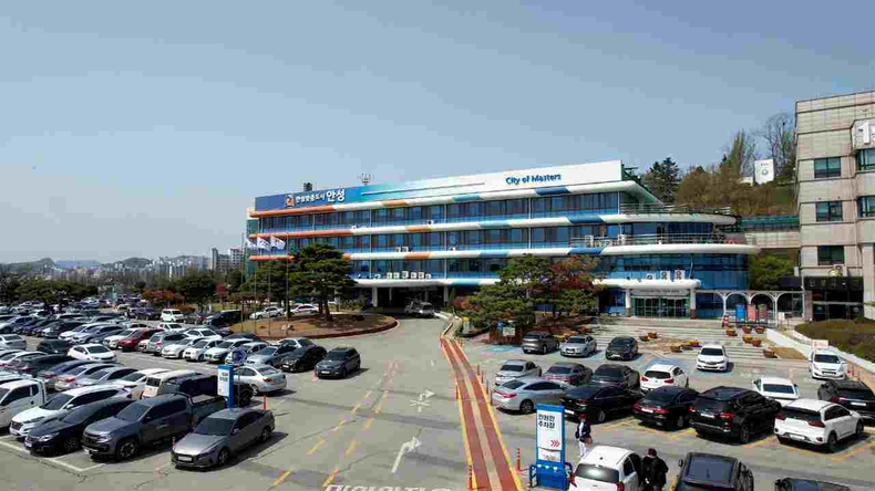안성시청 전경