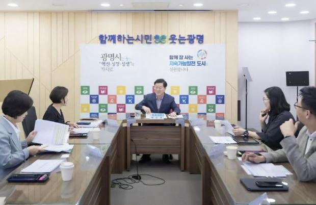 광명시가 민생경제 회복을 위해 광명시민 26만여 명에게 10만원씩 지급했던 ‘민생안정지원금’이 시민 생활에 긍정적 영향을 미친 것으로 확인됐다.