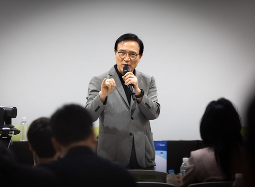 경기도교육청이 수원컨벤션센터에서 '수행평가 현장 의견 수렴 토론회'를 열고, 학교 현장의 다양한 요구를 청취하며 평가 절차 전반의 혁신 방안을 논의했다.