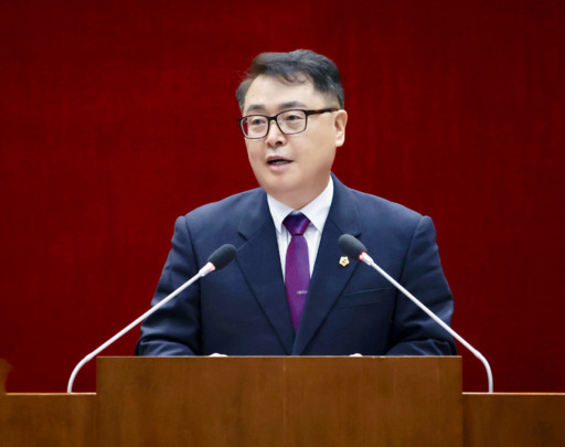 황금석 성남시의회 의원이 제304회 임시회 제2차 본회의에서 5분 자유발언을 통해 원도심, 특히 성남산업단지 일대를 비롯한 중원구 지역의 교통 문제 해결을 위한 특단의 대책 마련을 촉구했다.