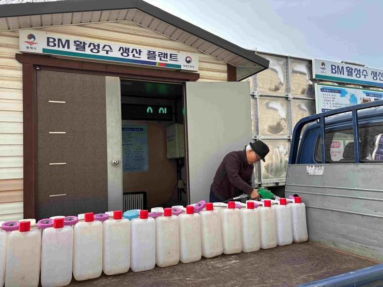 평택시가 고온다습한 기상 여건이 반복되는 환경변화에 농작물의 안정적인 재배 방안으로 공급해 온 농업 미생물에 관심을 당부했다.