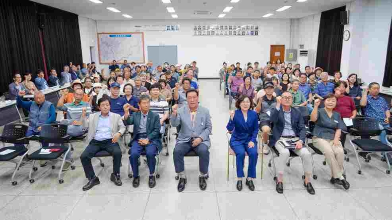 안성시가 금광면 행정복지센터 2층 대회의실에서‘2025년 하반기 정책공감토크’가 성공적으로 개최됐다.