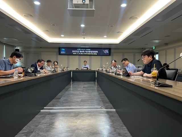 의정부시가‘제4차 적극행정위원회’를 열고 올해 상반기 ‘적극행정 우수사례∙우수공무원’을 선정했다.