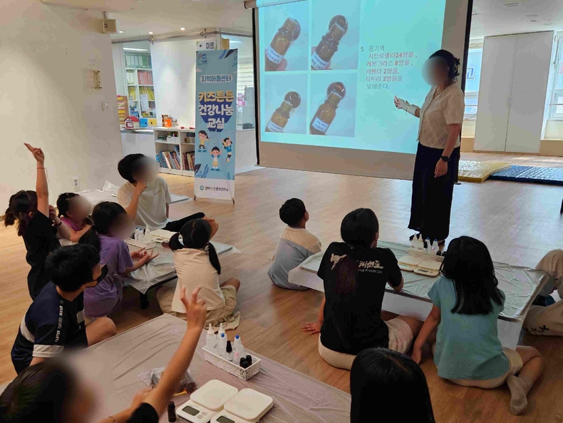 평택시 안중보건지소가 8월13일까지 서부지역 지역아동센터 8곳에 소속된 어린이 160명을 대상으로 통합건강증진 프로그램 ‘키즈튼튼 건강나눔교실’을 운영한다.