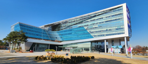 성남시는 행정안전부가 주관하는 ‘2025년 지방자치단체 합동평가’ 1위에 오르면서 탁월한 행정 역량을 다시 한번 대외적으로 입증했다.