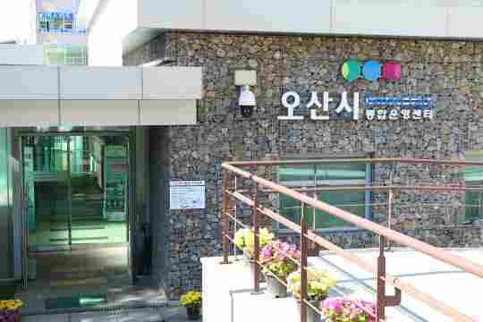 오산시 스마트시티 통합운영센터가 실시간 CCTV 관제를 통해 위기 상황을 조기에 포착하고, 신속한 현장 대응이 이어지도록 관제 기능을 가동했다.
