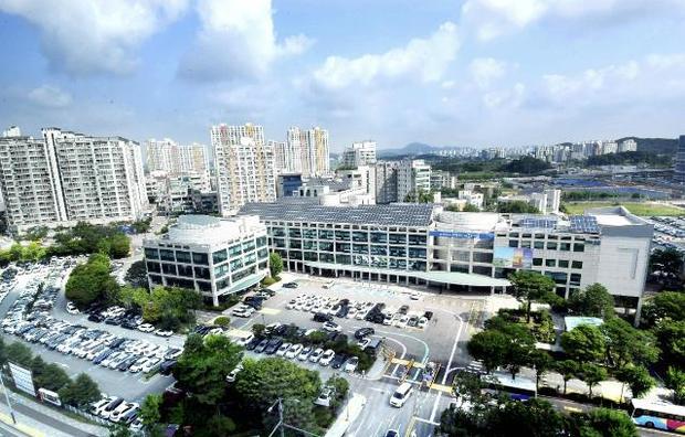 경기도와 경기관광공사가 오는 8일부터 17일까지(10일간) ‘경기바다 여행주간’을 맞아 팝업스토어 및 온라인 여행 플랫폼을 통한 상품 기획전을 운영하는 등 여름철 홍보마케팅 캠페인을 전개한다.