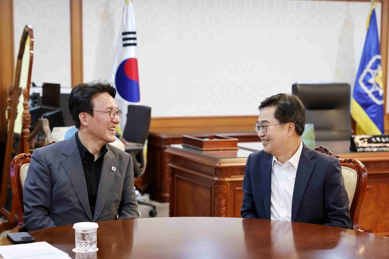 김동연 경기도지사rk 김민석 국무총리를 예방해 이재명 국민주권정부와의 협력 방안을 논의했다. 또 구윤철 경제부총리도 만나 경기도 주요 현안에 대한 국비 지원을 요청했다.